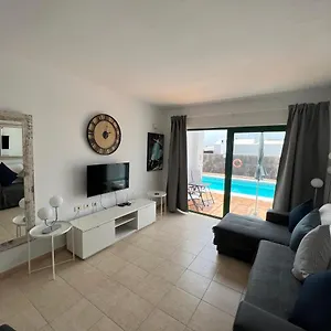 Oasis Blue - Beautiful 1 Bedroom On Private Complex With Pool Tias